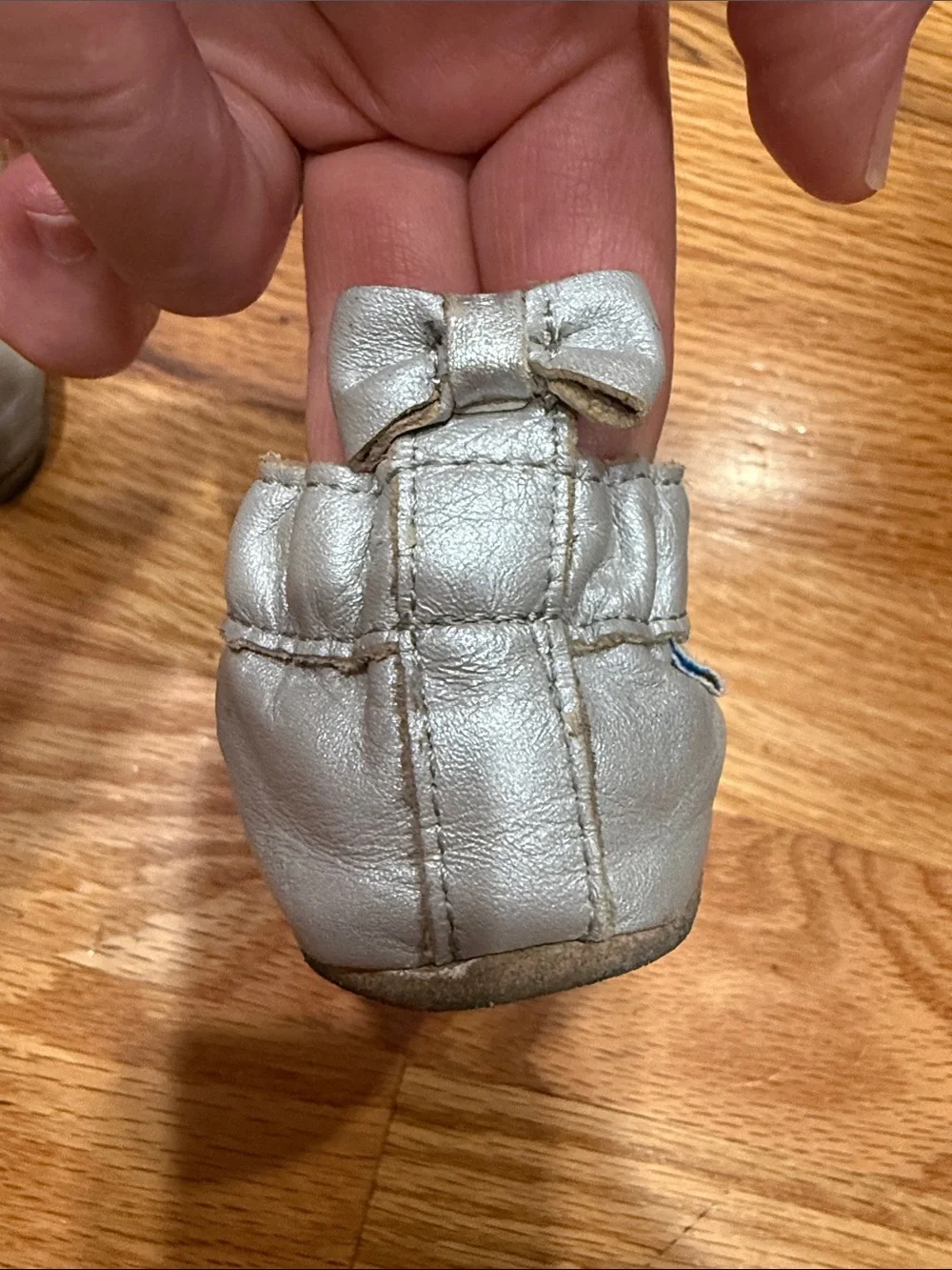 Robeez 0-6 month Metallic Silver Floral Leather Baby Crib Shoes